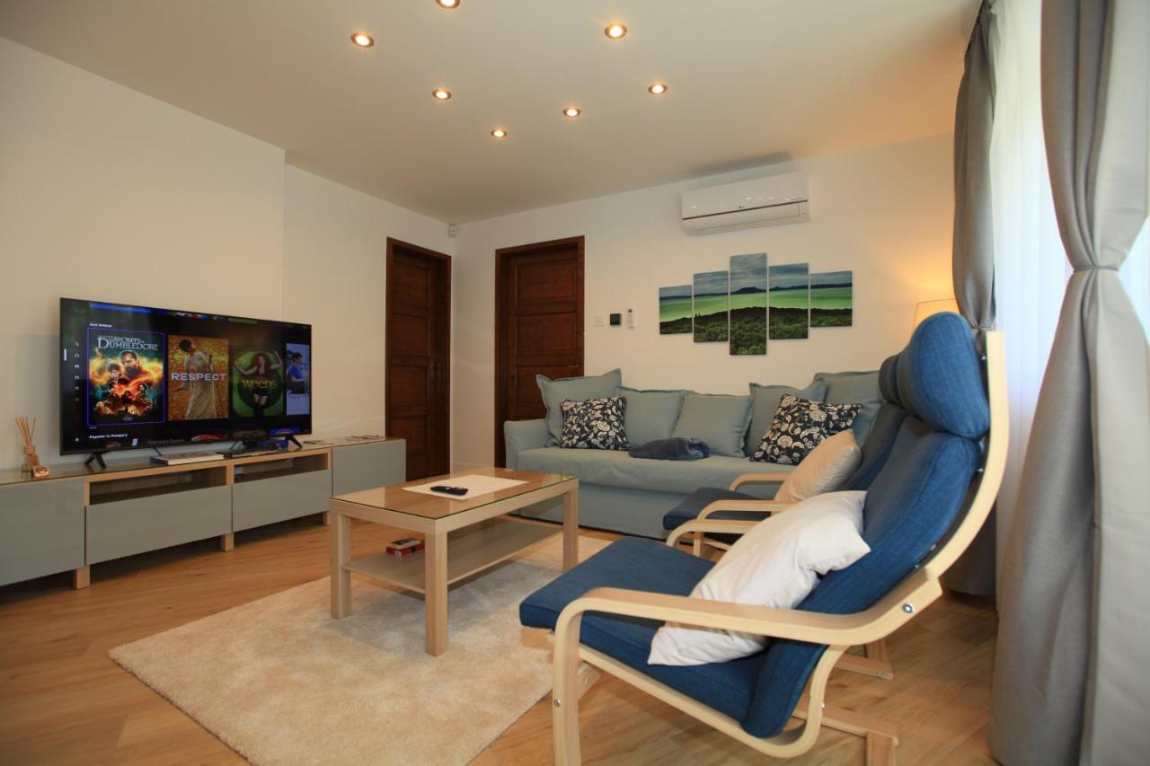 Paskal-Lux Apartments With Free Parking And Ac Budapest Exterior photo